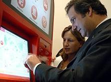 Barcelona introduce „bancomatele administrative”