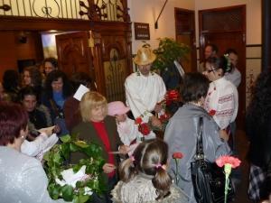 De 1 şi 8 martie, româncele din Castellon au primit flori şi mărţişoare