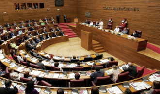 Criza la Valencia: Parlamentarii au ramas fara salarii si prime de Craciun
