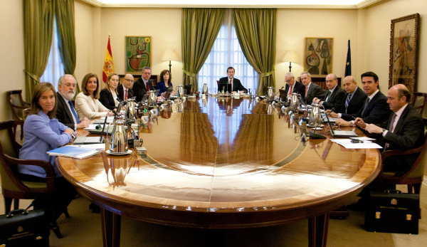 Guvernul Rajoy adopta primele masuri de austeritate
