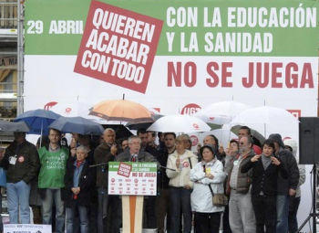 Spaniolii sarbatoresc 1 mai prin manifestatii de protest