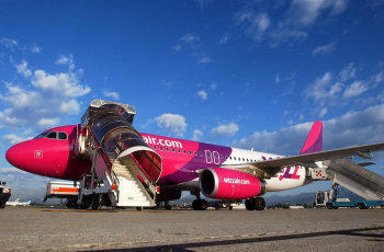 Wizz Air va aplica o taxa de 10 euro pentru bagaje de cabina