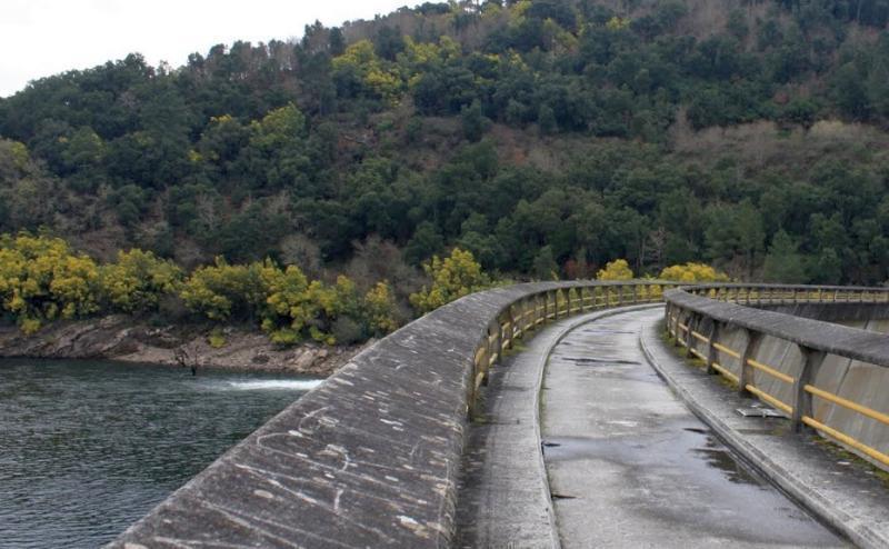 Român ucis și aruncat într-un râu în Galicia