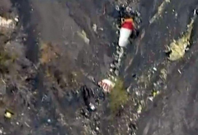 „Copilotul a vrut să distrugă avionul”, cred anchetatorii accidentului Germanwings