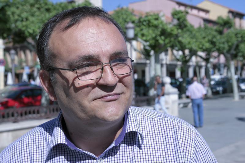 Candidat român la PP: „Ar fi fost mai mulţi români pe liste, dacă ar participa la viaţa socio-politică din Spania”