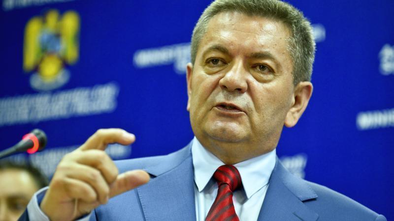 Ministrul Ioan Rus despre românii din străinătate: „Copiii se fac golani acasă şi nevasta curvă“