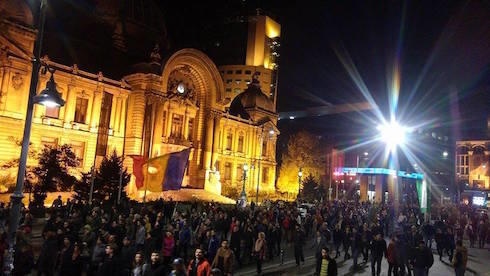 Hotnews: „Mars gigantic în București după tragedia de la Colectiv”