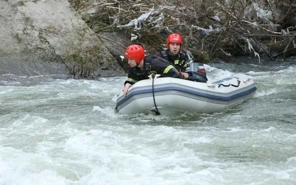 Un copil român s-a înecat după ce a scăpat mingea în râu