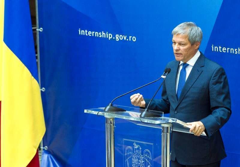 Editorial: Mitul gonflabil al lui Dacian Cioloș și umbra lungă a PSD-ului