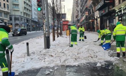 Străzile din Madrid sunt în continuare pline de gheață