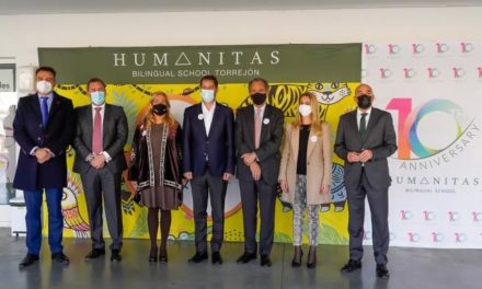 Torrejón – Ministrul Educației, Enrique Ossorio, și primarul orașului Torrejón de Ardoz, Ignacio Vázquez, au vizitat școala Humanitas, …
