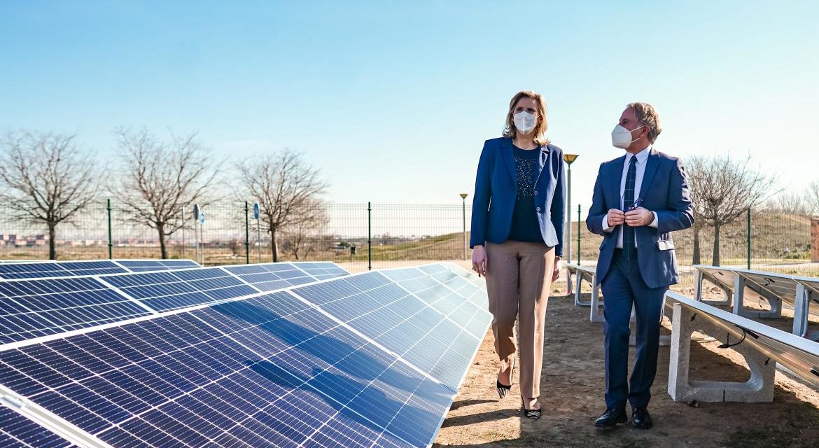 Comunitatea Madrid primește în trei luni peste 17.000 de cereri de instalare de panouri fotovoltaice și sisteme termice regenerabile
