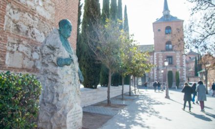 Alcalá – Statuia lui Cervantist Luis Astrana Marín a fost mutată pentru a fi amplasată lângă Torre de Santa María