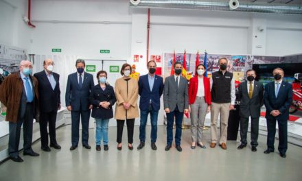 Alcalá – Primarul și ministrul Reyes Maroto vizitează expoziția „Motociclete fabricate în Spania” din Alcalá