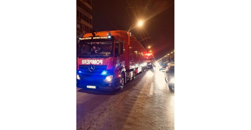 Primul transport de ajutoare umanitare colectate pe Platforma Guvernului României – Ucraina, împreună ajutăm mai mult a plecat din București, în această seară, spre Siret