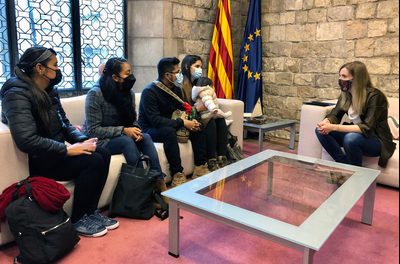 Alsina îi primește pe apărătorii primiți în noua ediție a Programului Catalan de Protecție: „Acțiunea externă catalană nu poate fi înțeleasă fără apărarea și protecția drepturilor omului”