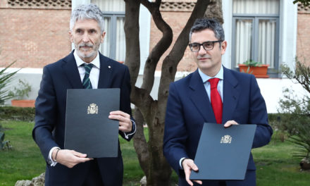 Grande-Marlaska și Bolaños semnează un acord pentru identificarea și digitalizarea dosarelor deținuților politici din regimul Franco