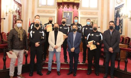 Alcalá – Primarul Javier Rodríguez Palacios primește la Primărie 7 polițiști locali în semn de recunoaștere a muncii lor