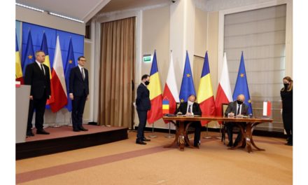 Participare la ceremonia de semnare a documentelor bilaterale, împreună cu prim-ministrul Republicii Polone, Mateusz Morawiecki și declarații de presă comune