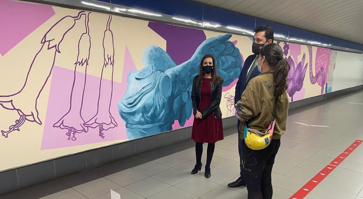 Comunitatea Madrid aduce un omagiu femeilor cu o pictură murală mare la gara Sainz de Baranda