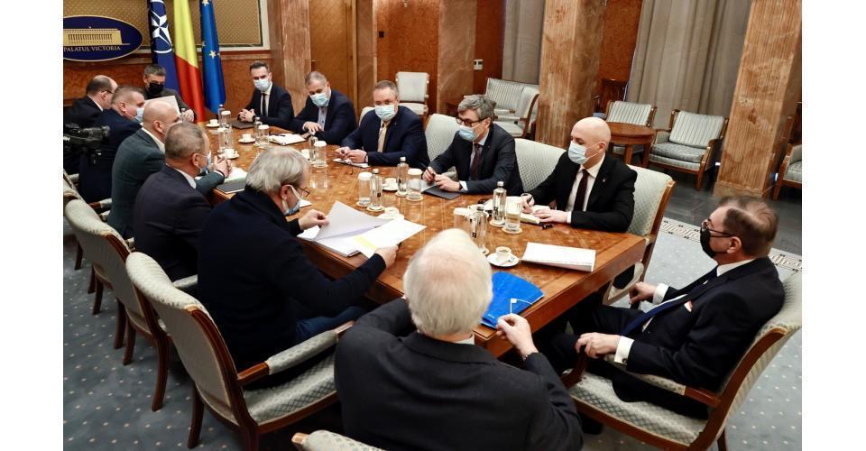 Întâlnirea de lucru a premierului Nicolae-Ionel Ciucă cu ministrul Energiei, Virgil Popescu, și cu reprezentanții Hidroelectrica și CEO Oltenia