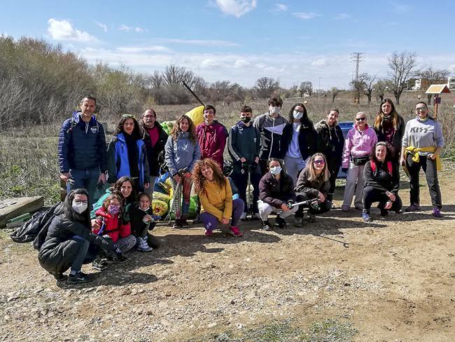 Torrejón – Voluntarii rezidenți au îndepărtat peste 500 de kilograme de gunoi de pe malurile râului Henares și au instalat cutii de cuib pentru a facilita…