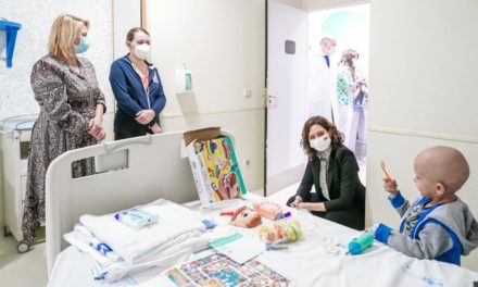 Díaz Ayuso merge la Spitalul de Copii Niño Jesús pentru a afla despre starea copiilor ucraineni care vor primi tratament pentru cancer