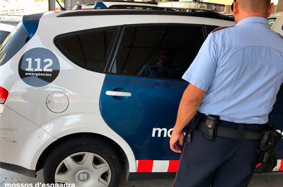 Mossos d'Esquadra au arestat doi bărbați pentru șapte jafuri cu forță și furt în zona metropolitană Barcelona