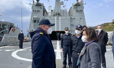 Ministrul Apărării vizitează navele spaniole integrate în Forțele Navale Permanente ale NATO din Creta