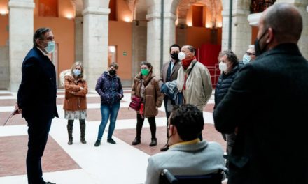 Comunitatea Madrid prezintă Ghidul de lectură ușoară despre simboluri și instituții destinat persoanelor cu dizabilități intelectuale