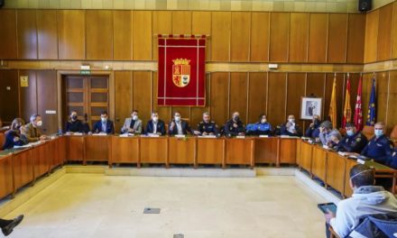 Torrejón – La inițiativa primarului, Ignacio Vázquez, Consiliul Local din Torrejón de Ardoz se întâlnește cu directorii institutelor pentru…
