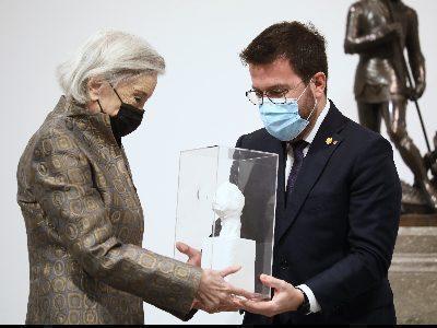 Președintele aragonez îi înmânează Núria Espert Premiul Pau Casals: „Un artist total”