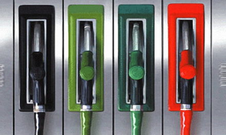 Benzinăriile vor putea solicita de mâine avansul de 20 de cenți la combustibil