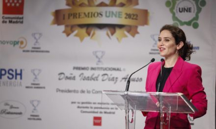 Díaz Ayuso primește Premiul Instituțional de la Asociația Uniunea Noilor Antreprenori UNE 2022