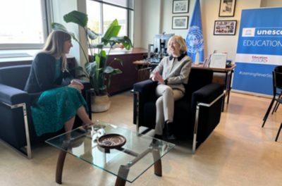 Ministrul Alsina se întâlnește la Paris cu cel mai înalt reprezentant al UNESCO pentru educație