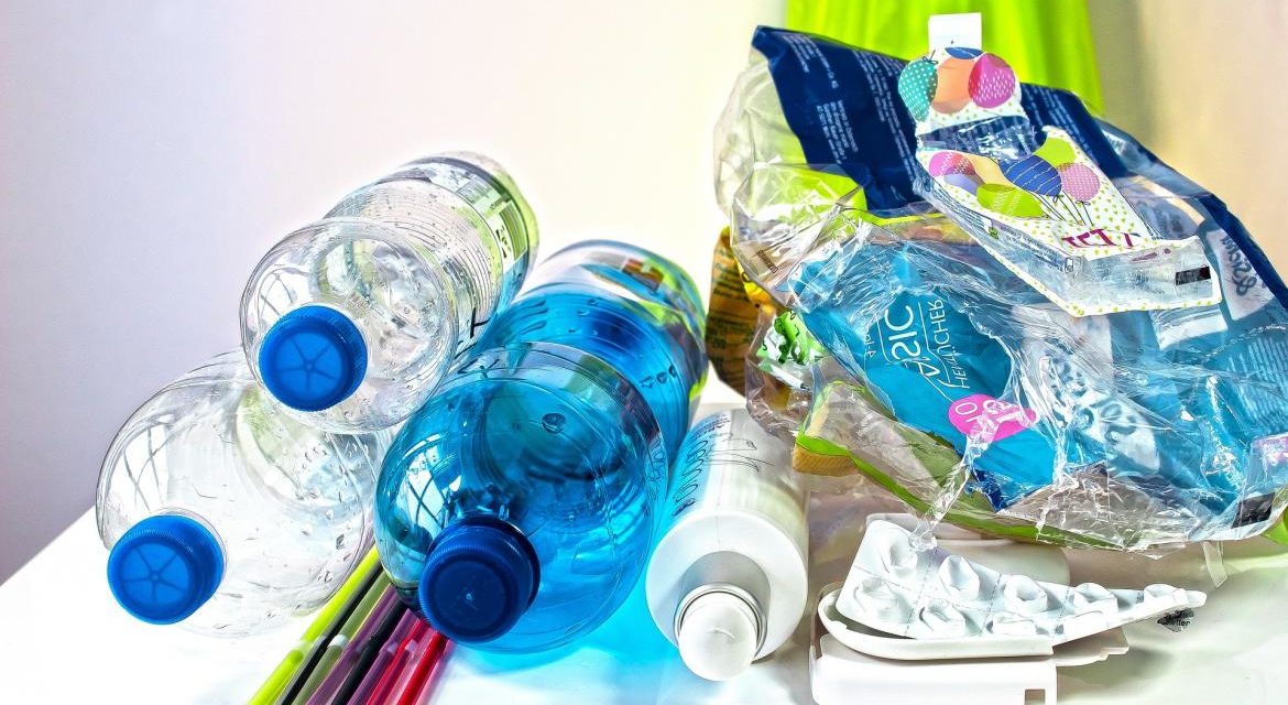Comunitatea Madrid studiază o alternativă pentru transformarea deșeurilor de plastic în combustibili durabili
