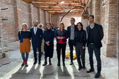 Ministrul Garriga: „Bienala de la Veneția reprezintă un salt internațional pentru Lara Fluxà și un succes pentru cultura catalană”