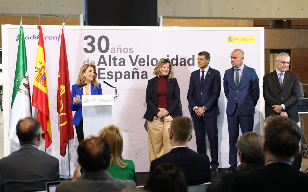 Raquel Sánchez anunță că legătura feroviară dintre gară și aeroportul din Sevilla urmează să fie studiată