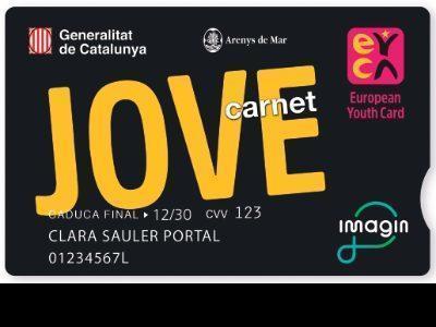 Joventut prezintă noul Carnet Jove d'Arenys de Mar și solicită să se alăture mai multor magazine din oraș