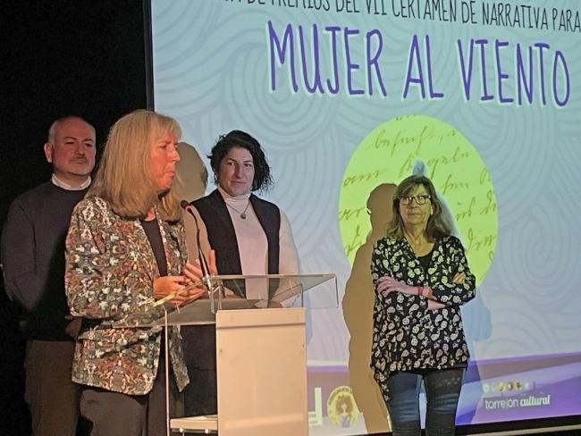 Torrejón – Magdalena Albero Andrés, câștigătoarea celui de-al VII-lea Concurs literar narativ „Femeia în vânt”, cu lucrarea „Păsări de hârtie”