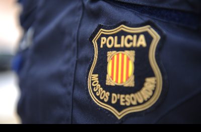 Mossosi arestează într-un hotel din Barcelona un traficant de droguri periculos revendicat de autoritățile germane pentru diverse infracțiuni comise în 2019
