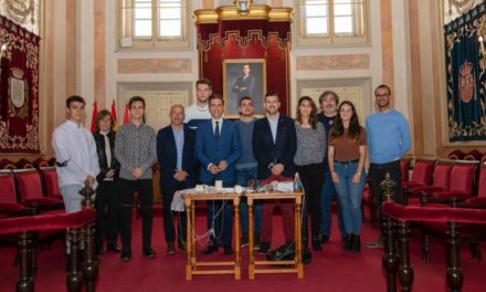 Alcalá – Consiliul Municipal Alcalá de Henares semnează un acord de sprijin și colaborare cu IES Antonio Machado pentru proiectul CanSA…
