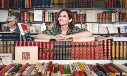 Díaz Ayuso își arată sprijinul față de librarii de la cel de-al 44-lea Târg de Carte Veche de la Madrid
