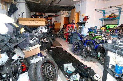 Mossos d'Esquadra au demontat un atelier clandestin din El Creixell unde s-au manipulat motociclete furate în Barcelona