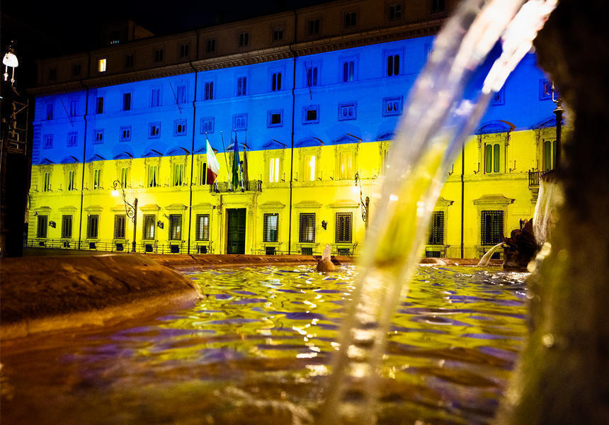 Ziua Europei, culorile drapelului Ucrainei de pe fațada Palazzo Chigi