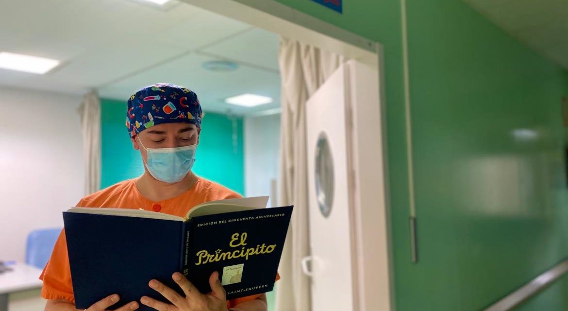Spitalul din Móstoles sărbătorește Ziua Cărții „Prescrierea lecturilor” și lectura „Micul Prinț”