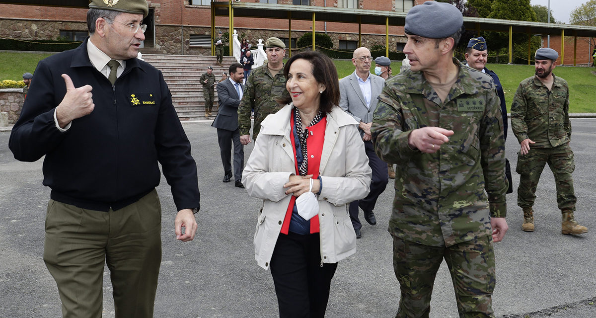 Robles vizitează Regimentul 3 de Infanterie „Príncipe” din Asturias