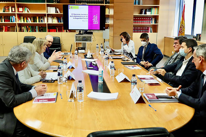 Ministrul Escrivá vizitează Serviciul Juridic al Securității Sociale