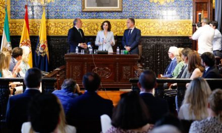 Díaz Ayuso oferă colaborare instituțională și acorduri viitoare cu Consiliul Municipal Algeciras
