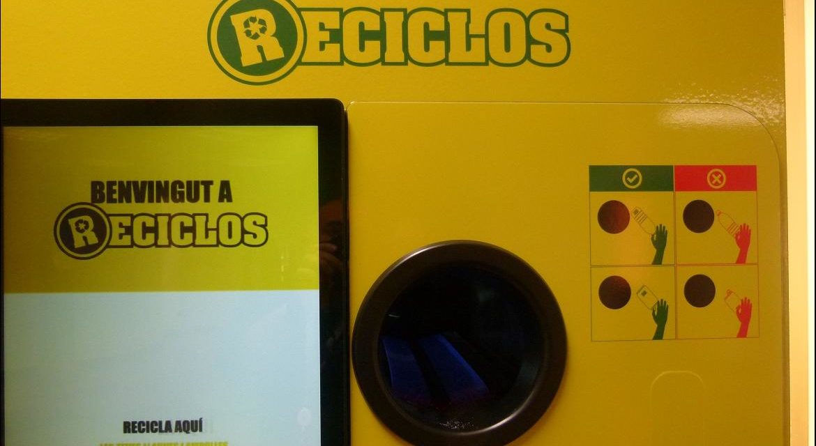 Spitalul Fundației Alcorcón încorporează trei dispozitive „inteligente” care recompensează reciclarea plasticului și a conservelor